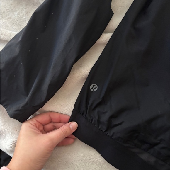 Lululemon bomber style rain jacket, size 10, black - Picture 3 of 4